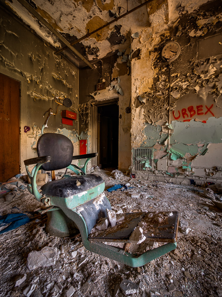 I made a very early morning visit to what was once one of the largest mental hospitals in the United States -- or even the world.

It's been shut down for decades but it still stands -- a monument to mental illness stretching back to the 19th century.

To enter it you must travel long distances underground through abandoned steam tunnels which I did alone and that was a little scary -- but it was worth it.


Please visit the <a href=