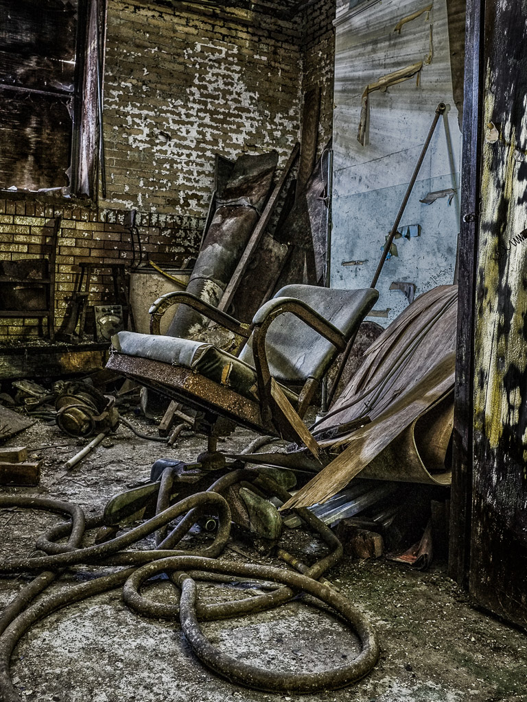 A couple from my brief lunchtime urbex excursion last week.

Playing with some alternate processing techniques I seldom use.

Fujifilm X100.

Please like my Facebook Artists page: <a href=