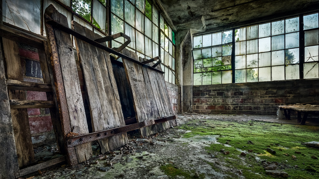 Shots from the very soon to be demolished NVF plant in Yorklyn... not much there, and what is not long for this world...