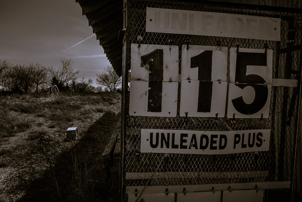 In an out-of-the way corner of Bowie, Texas is a gas station that surprises me it even existed.  From the pricing, it likely stopped operating in the 1980's.

Snapshots from my Texas travels for my new job.

home: http://www.entropicremnants.com
blog: http://blog.entropicremnants.com
youtube: http://www.youtube.com/entropicremnants