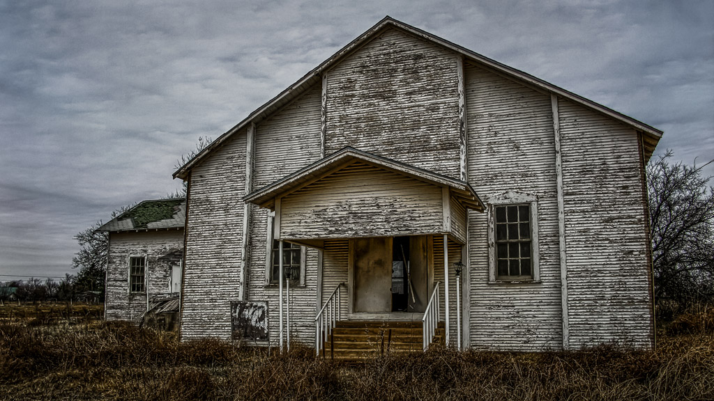 Ringgold has suffered from several major brush fires that also torched the town -- two in the last decade alone.  Never a major population center, much of it lies abandoned, even if not burned, as people have left.

I hope to have more from this building later but it's a tricky place inside -- it's falling down.

Snapshots from my Texas travels for my new job.

home: http://www.entropicremnants.com
blog: http://blog.entropicremnants.com
youtube: http://www.youtube.com/entropicremnants