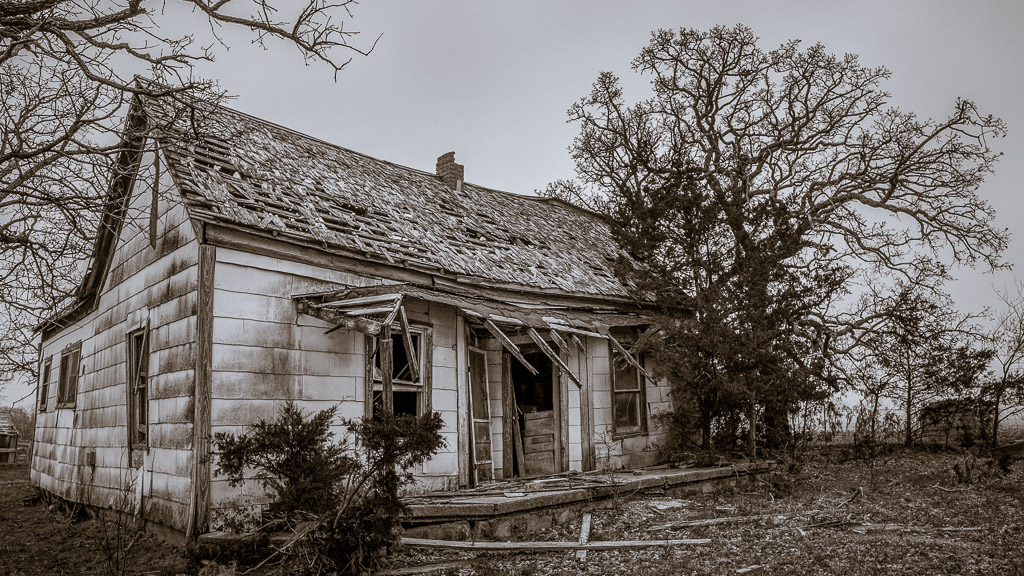 This old house along a dirt farm road seemed somhow poingnant with enough of the house and outbuildings remaining -- and even a 1950's vintage International Harvester truck rusting in the adjacent field.  There's a story here... but I was trespassing on this cloudy, foggy morning and I didn't stay to poke around.

I was also impresssed with the way the trees were reaching for and engulfing the house as if reclaiming the lumber stolen from it's friends long ago.

Snapshots from my Texas travels for my new job.

home: http://www.entropicremnants.com
blog: http://blog.entropicremnants.com
youtube: http://www.youtube.com/entropicremnants